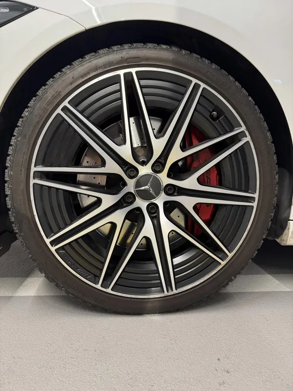 Car image 10