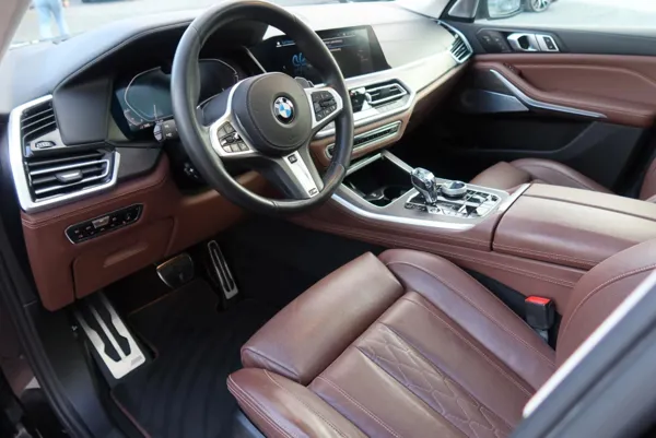 Car image 7