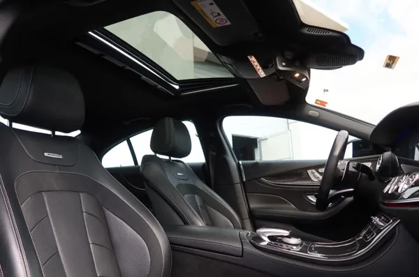 Car image 9