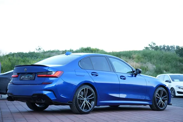 Car image 7