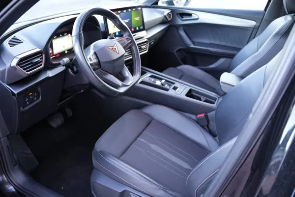 Car image 8