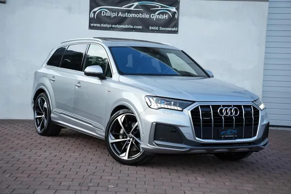 Car image 5
