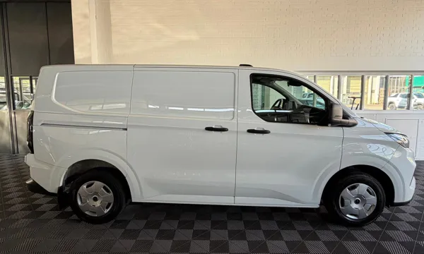 Car image 2