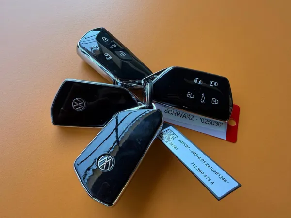 Car image 26