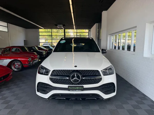 Car image 6