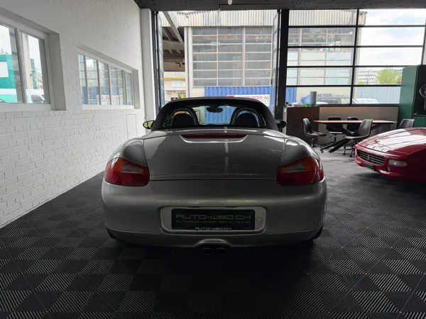 Car image 8