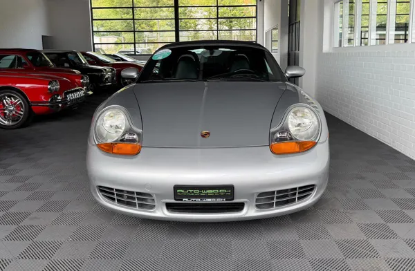 Car image 13