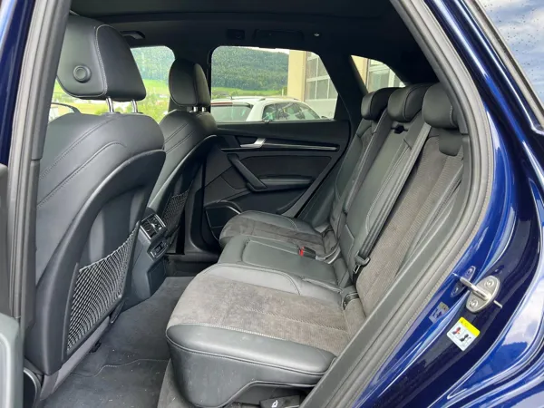 Car image 21