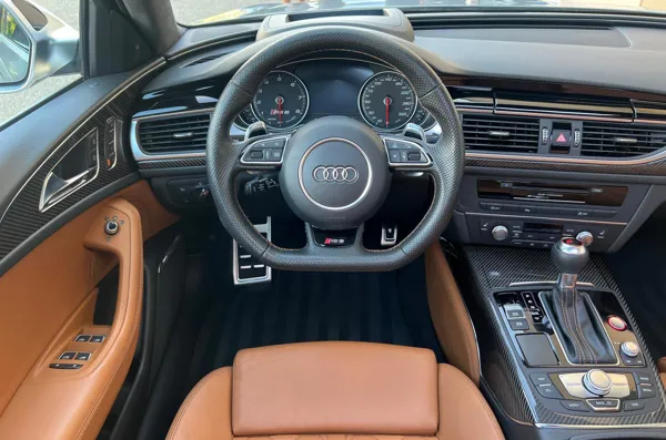 Car image 17