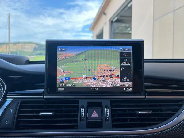 Car image 21