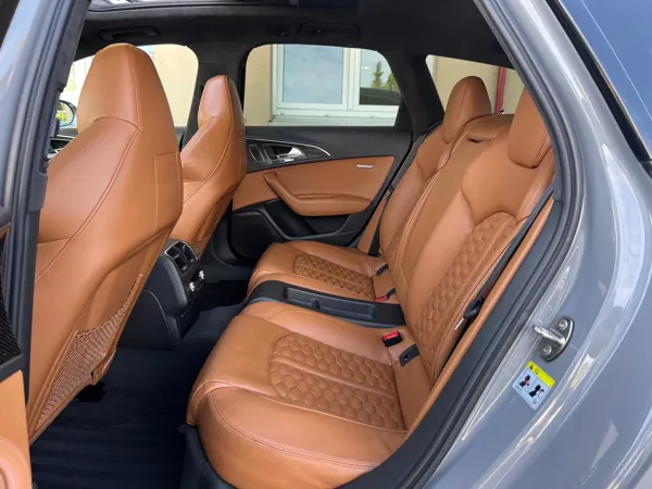 Car image 27