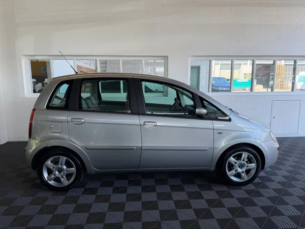 Car image 2