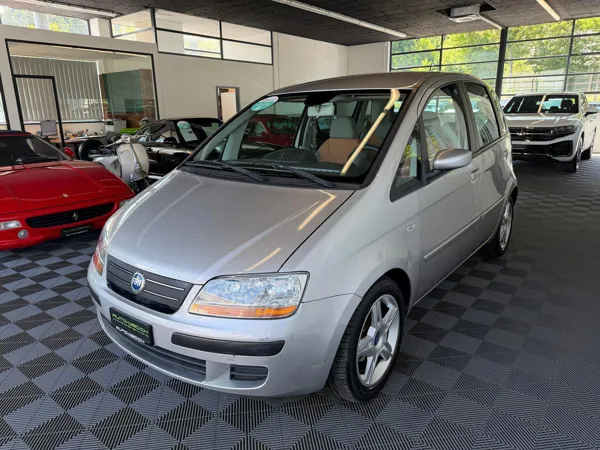 Car image 6