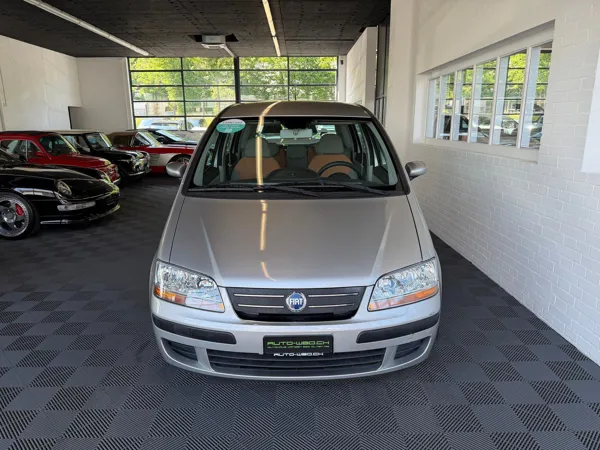 Car image 7