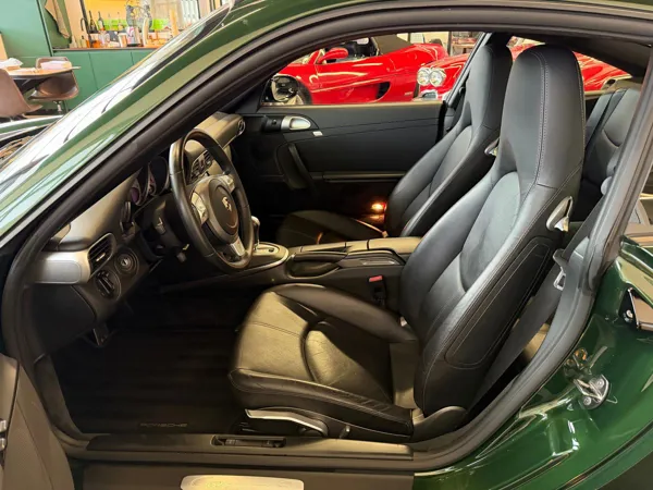 Car image 12