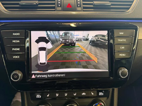 Car image 22