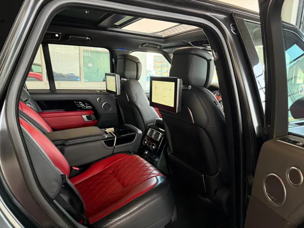 Car image 10