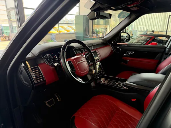 Car image 14