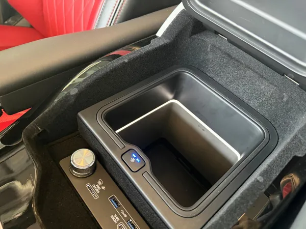 Car image 20