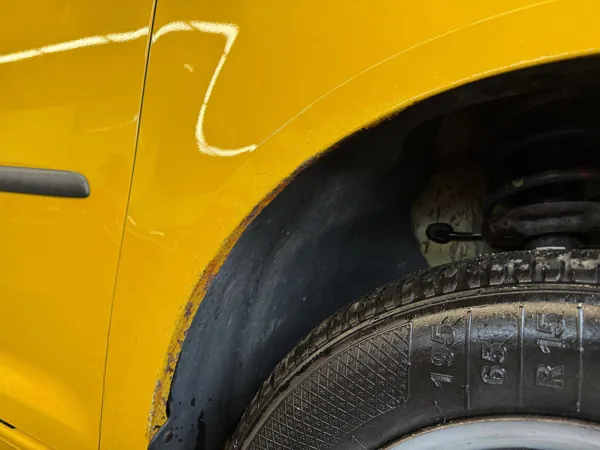 Car image 8