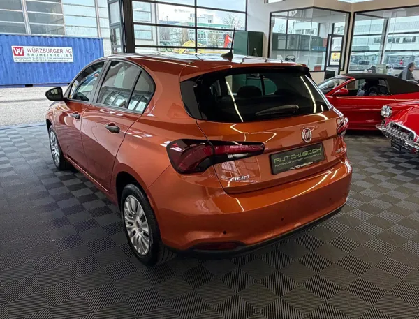 Car image 5