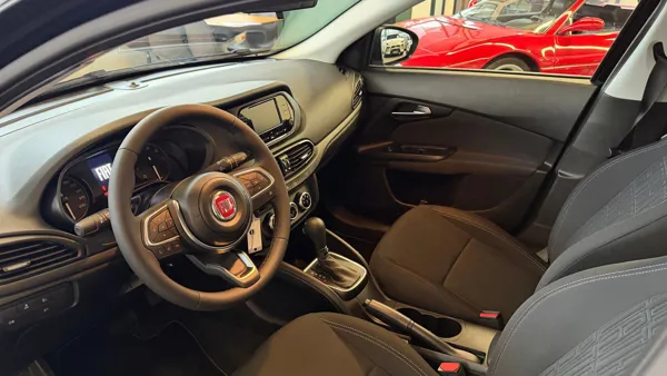 Car image 12
