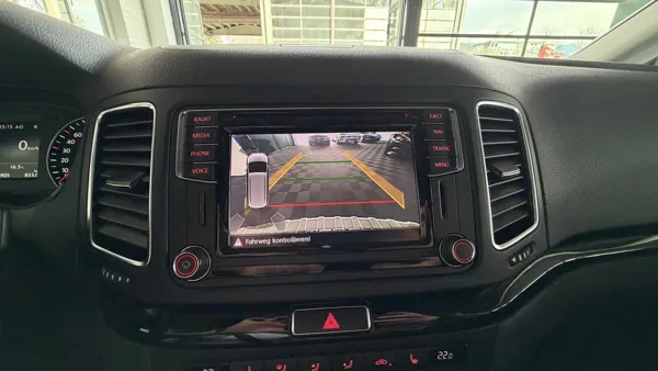 Car image 22