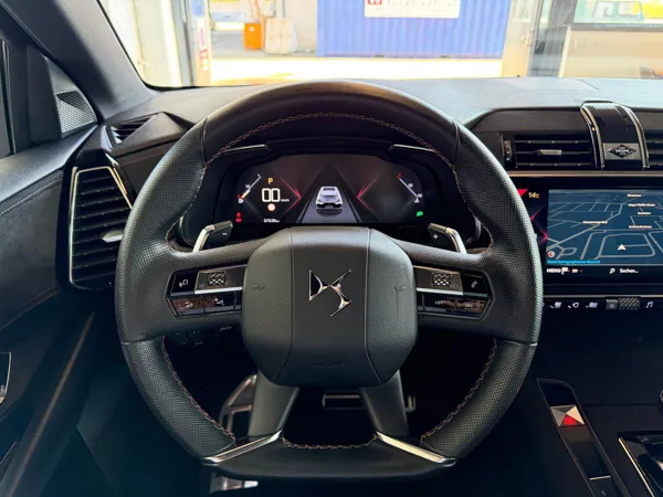 Car image 17