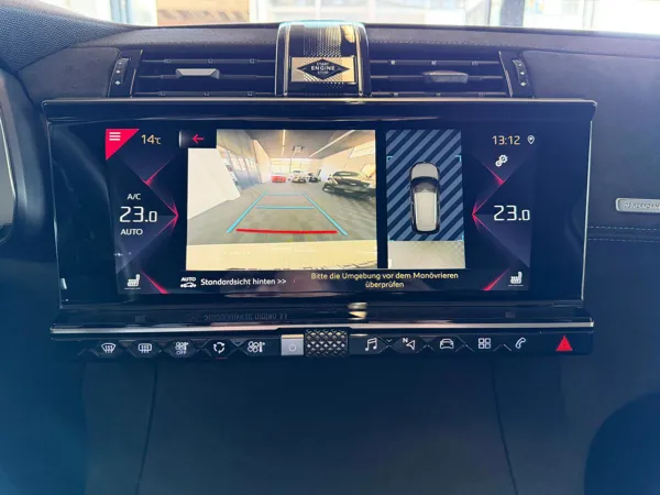 Car image 19