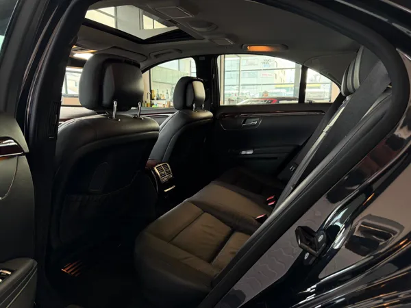 Car image 23