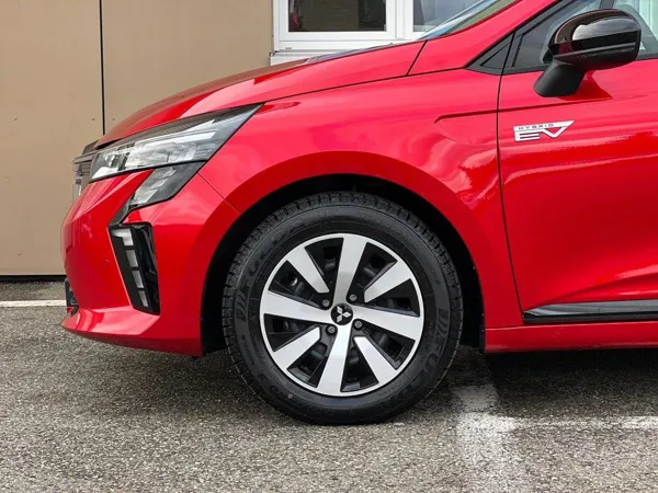 Car image 10