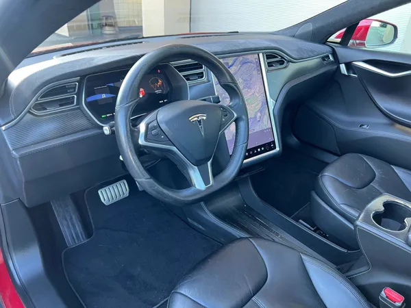 Car image 11