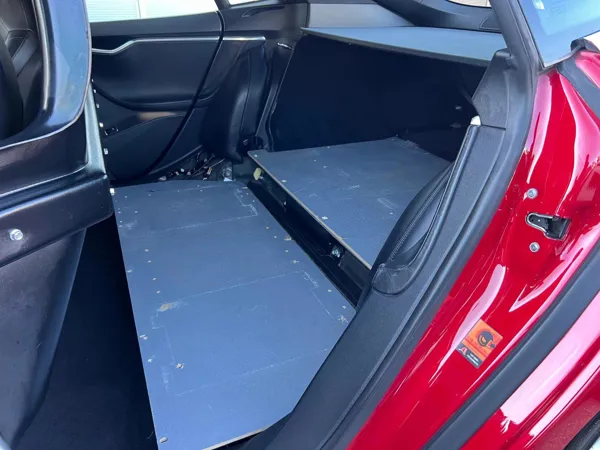 Car image 20