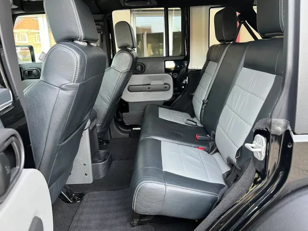 Car image 21