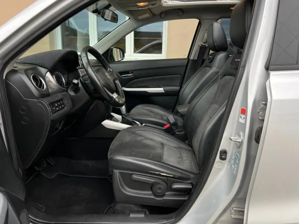Car image 10