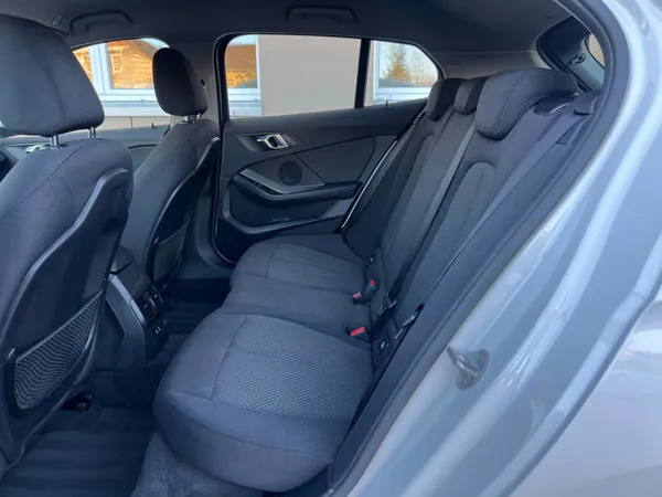 Car image 23