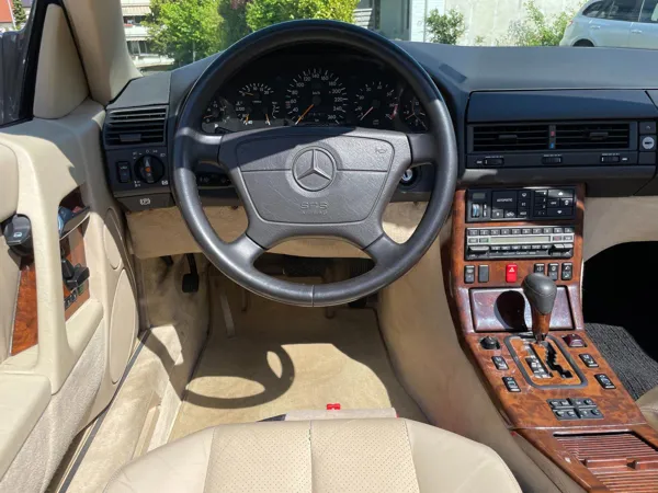 Car image 20