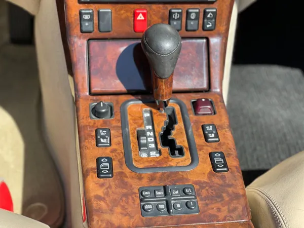 Car image 25