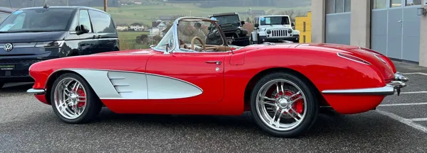Car image 8