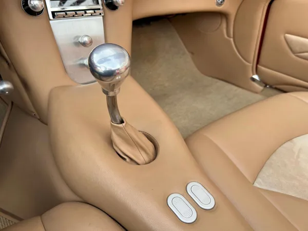 Car image 18