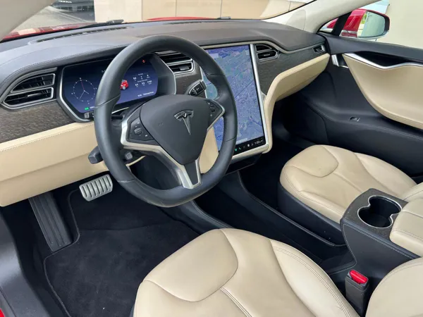 Car image 14