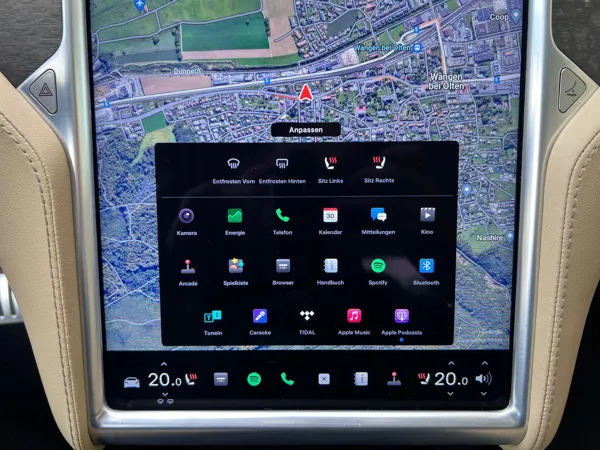Car image 19