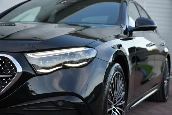 Car image 8
