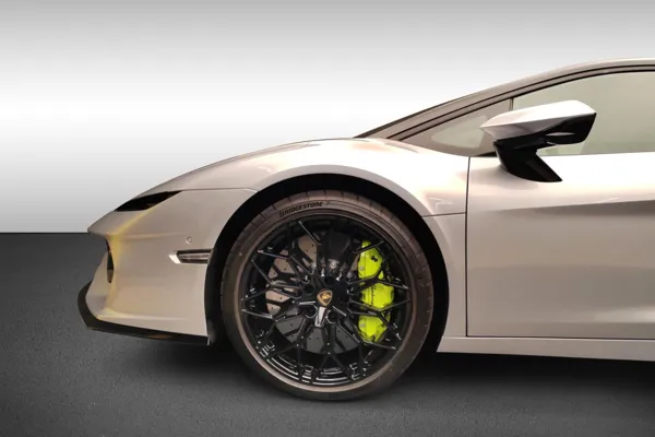 Car image 9