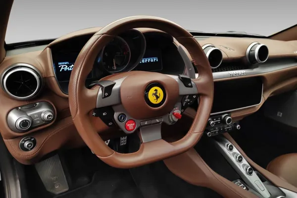 Car image 14