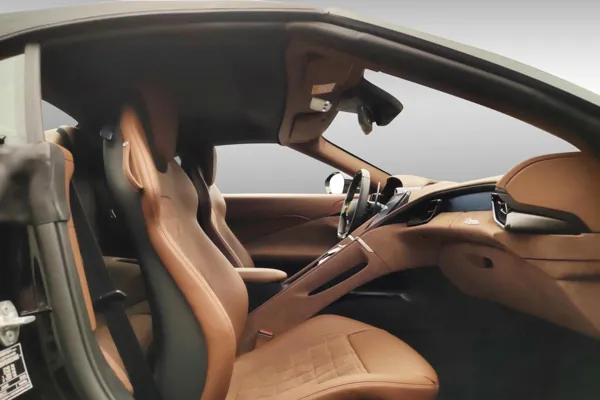 Car image 14