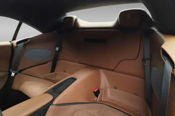 Car image 17