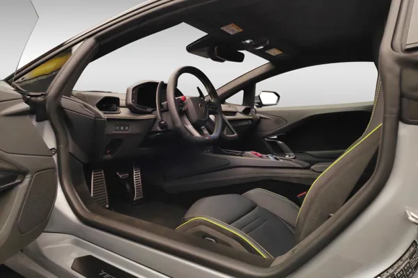 Car image 14