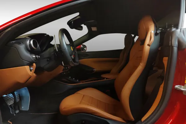 Car image 13