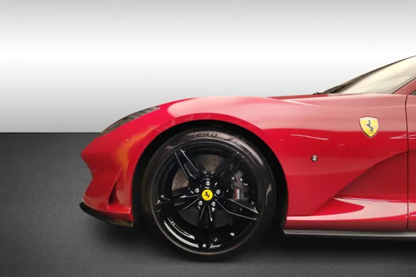 Car image 9